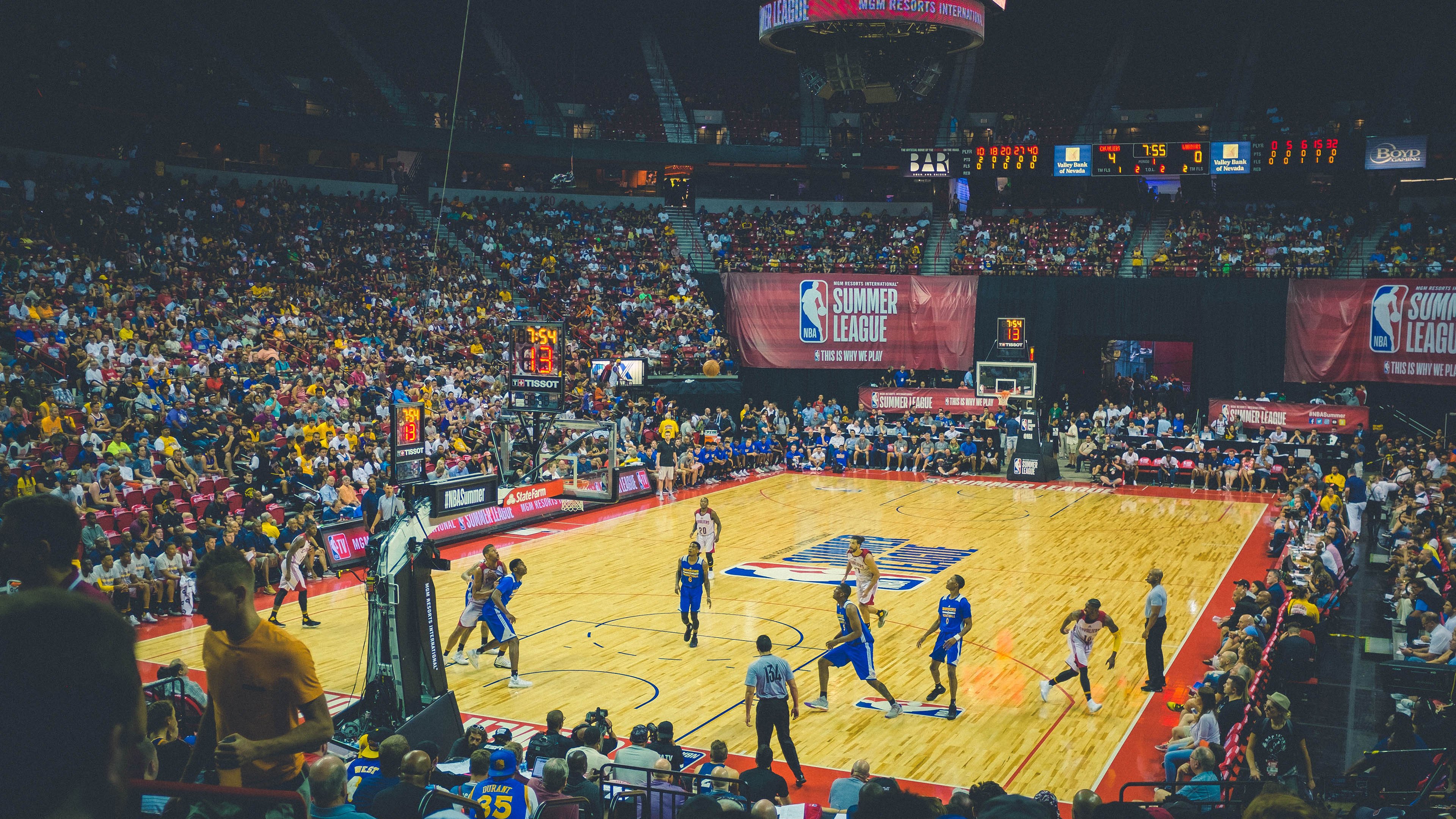 麦肯齐：以个人能力为全黑队创造多个进攻机会，传球突破俱佳，麦肯齐分了多少钱